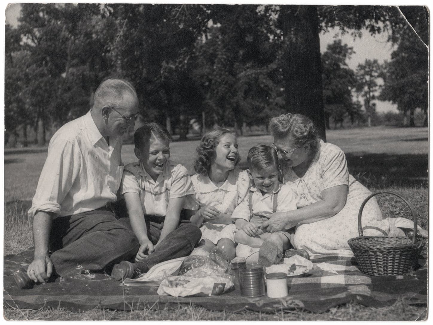 Synthetic family-memory example